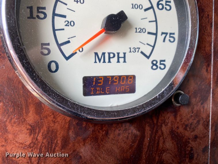 image for item HE9750 2007 International 9900ix  semi truck