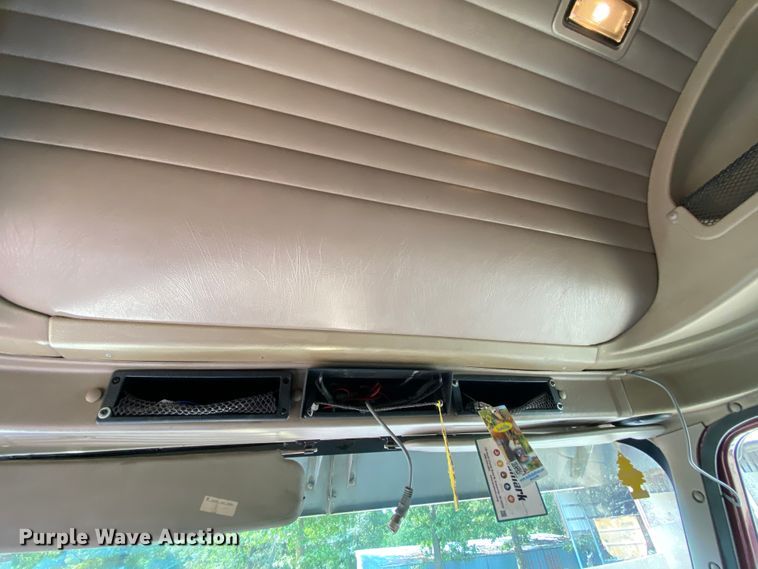 image for item HE9750 2007 International 9900ix  semi truck