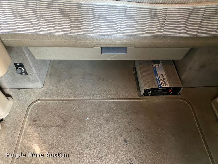 image for item HE9750 2007 International 9900ix  semi truck