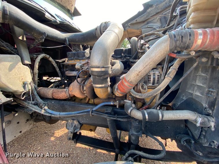 image for item HE9750 2007 International 9900ix  semi truck