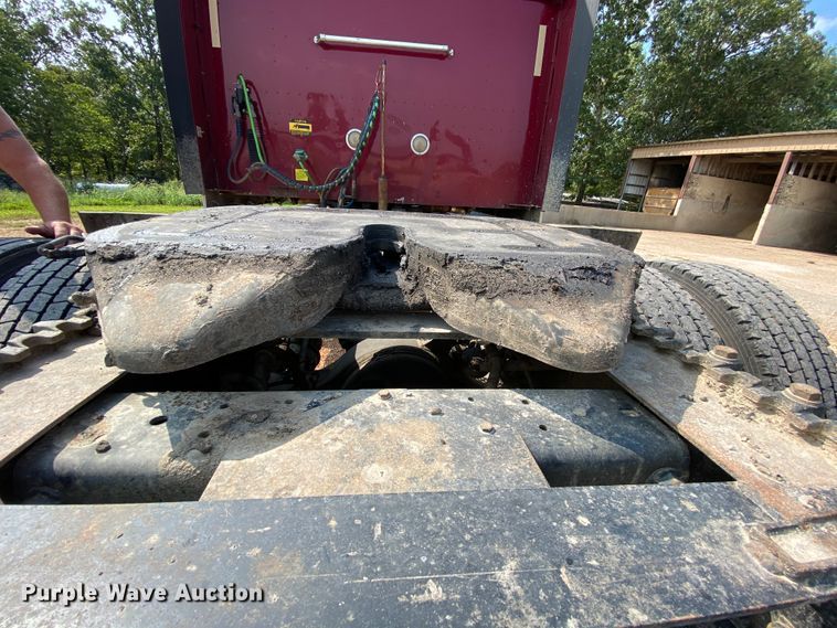 image for item HE9750 2007 International 9900ix  semi truck