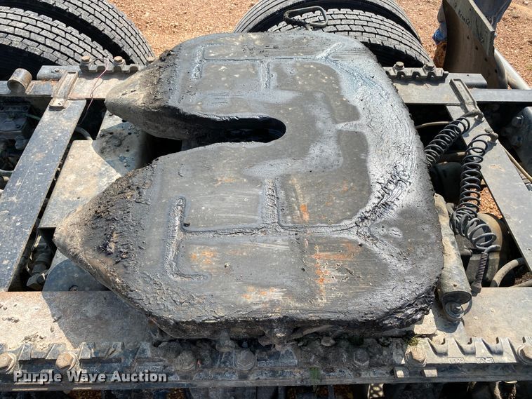 image for item HE9750 2007 International 9900ix  semi truck