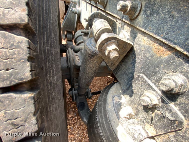 image for item HE9750 2007 International 9900ix  semi truck