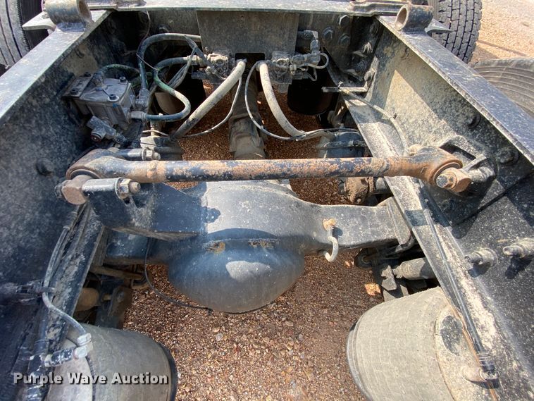 image for item HE9750 2007 International 9900ix  semi truck