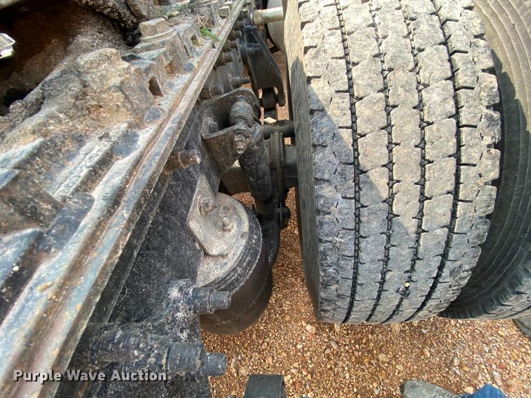 image for item HE9750 2007 International 9900ix  semi truck