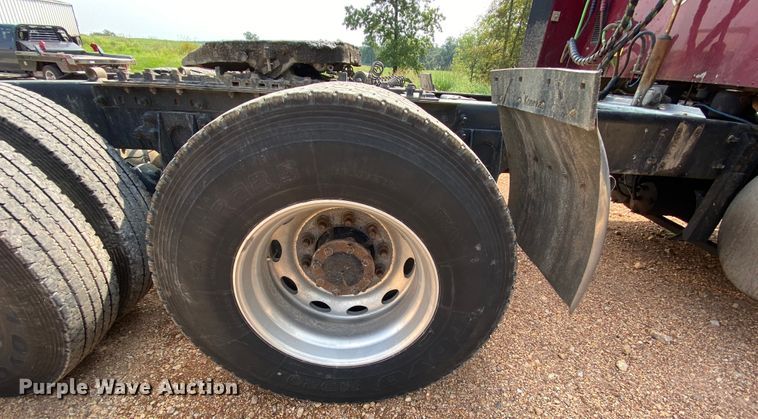 image for item HE9750 2007 International 9900ix  semi truck