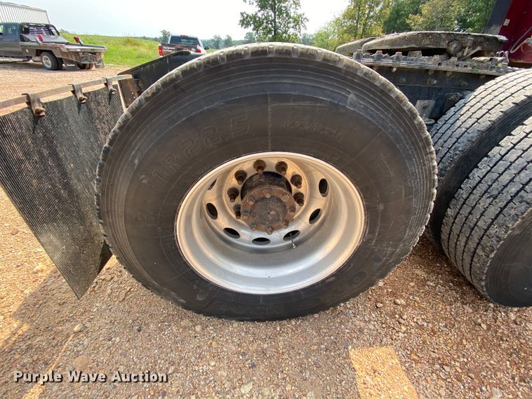 image for item HE9750 2007 International 9900ix  semi truck