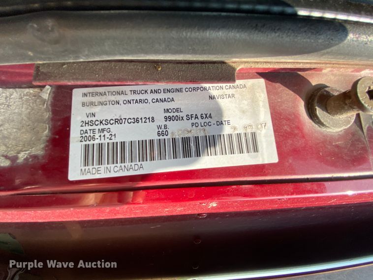 image for item HE9750 2007 International 9900ix  semi truck