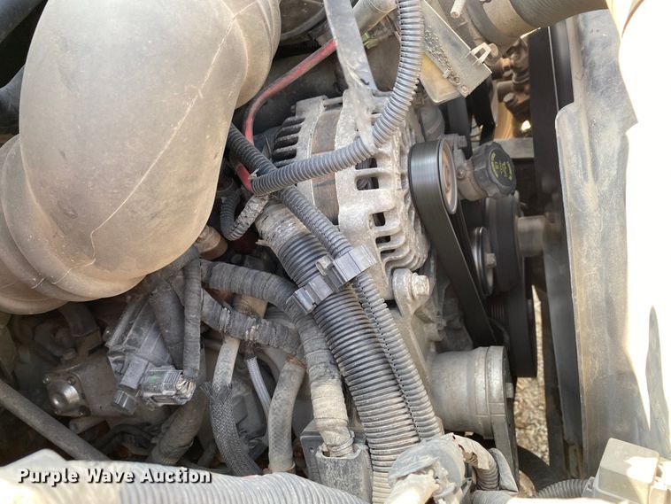 image for item HE9762 2006 GMC C5500  Crew Cab flatbed truck