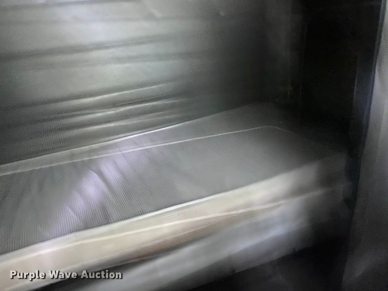 image for item HG9213 2002 Peterbilt 379  semi truck