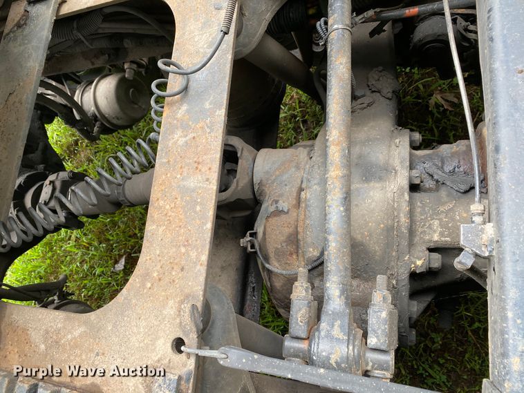 image for item HG9213 2002 Peterbilt 379  semi truck