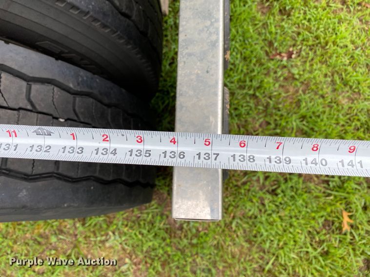 image for item HG9213 2002 Peterbilt 379  semi truck