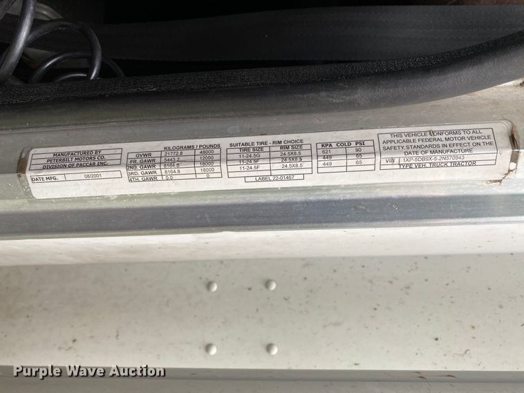 image for item HG9213 2002 Peterbilt 379  semi truck