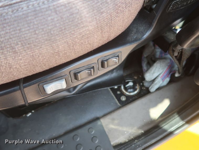 image for item HJ9350 2016 Freightliner Cascadia 125  semi truck