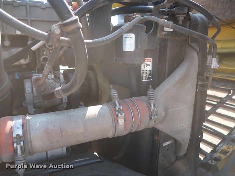 image for item HJ9350 2016 Freightliner Cascadia 125  semi truck