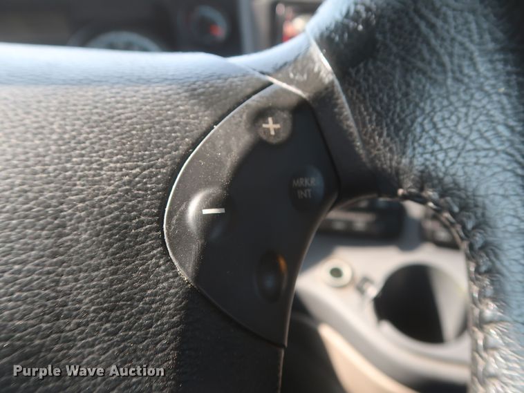 image for item HJ9351 2016 Freightliner Cascadia 125  semi truck