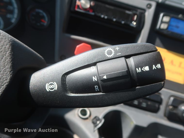 image for item HJ9351 2016 Freightliner Cascadia 125  semi truck