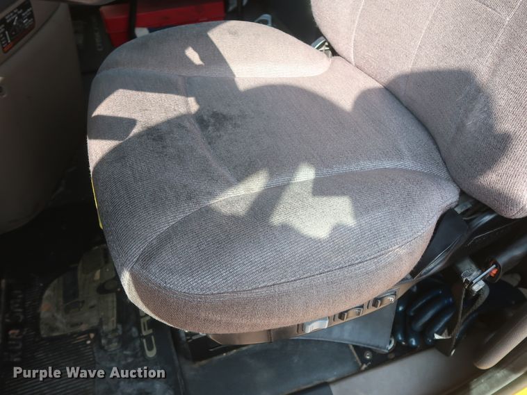 image for item HJ9351 2016 Freightliner Cascadia 125  semi truck