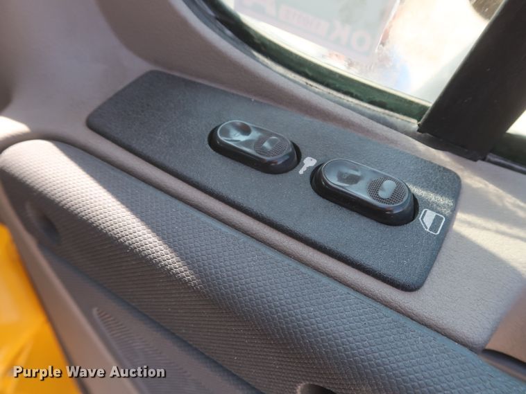 image for item HJ9351 2016 Freightliner Cascadia 125  semi truck