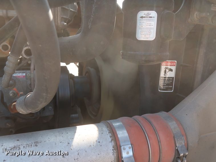 image for item HJ9351 2016 Freightliner Cascadia 125  semi truck