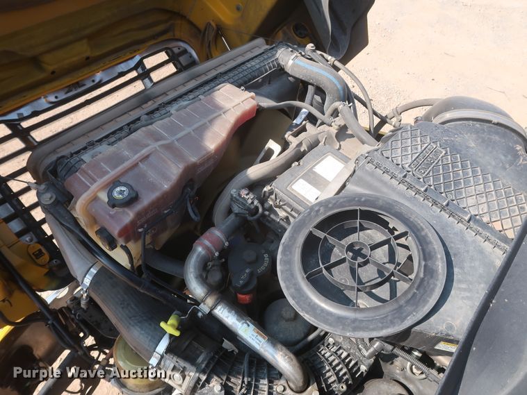 image for item HJ9351 2016 Freightliner Cascadia 125  semi truck