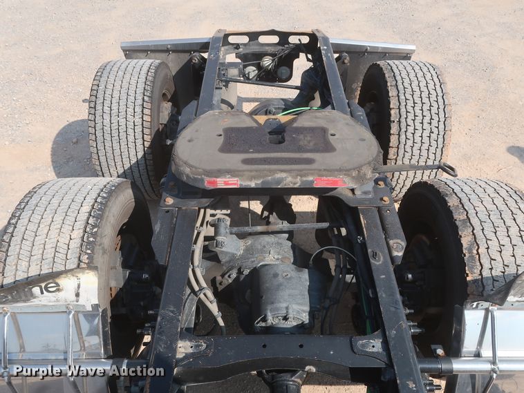 image for item HJ9351 2016 Freightliner Cascadia 125  semi truck