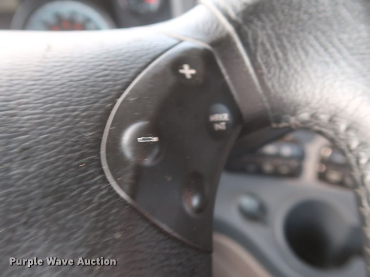 image for item HJ9353 2016 Freightliner Cascadia 125  semi truck