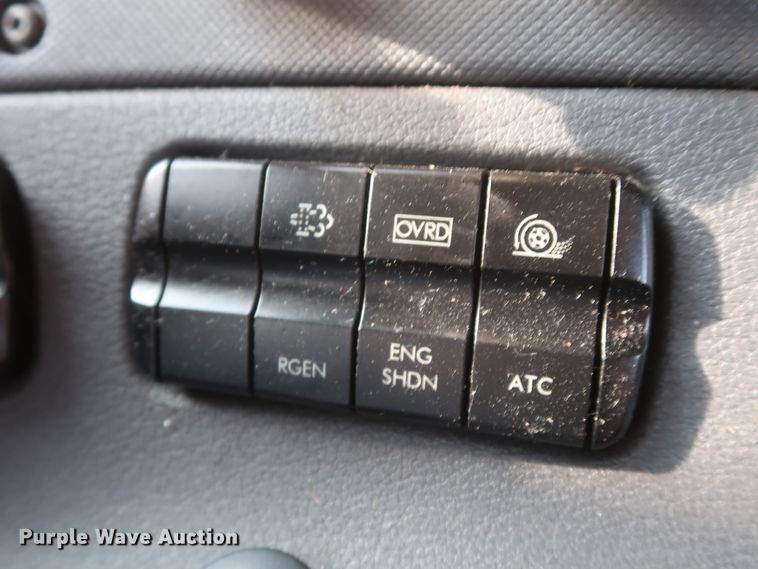 image for item HJ9353 2016 Freightliner Cascadia 125  semi truck