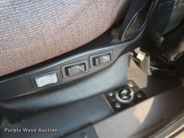 image for item HJ9353 2016 Freightliner Cascadia 125  semi truck