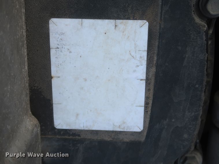 image for item HJ9353 2016 Freightliner Cascadia 125  semi truck