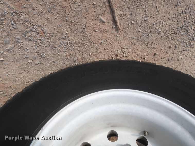 image for item HJ9353 2016 Freightliner Cascadia 125  semi truck