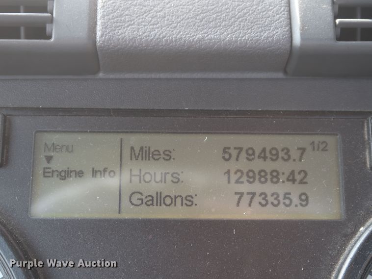 image for item HJ9354 2016 Freightliner Cascadia 125  semi truck