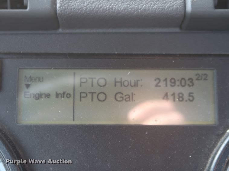 image for item HJ9354 2016 Freightliner Cascadia 125  semi truck