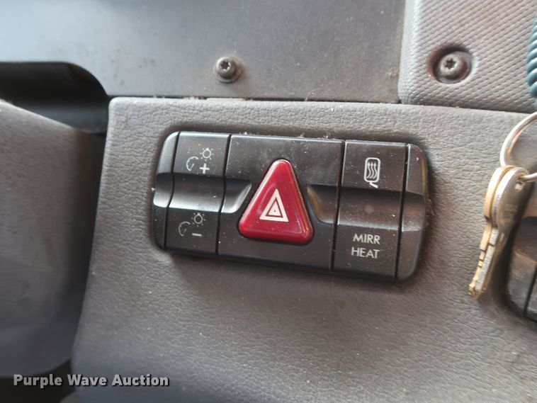 image for item HJ9354 2016 Freightliner Cascadia 125  semi truck