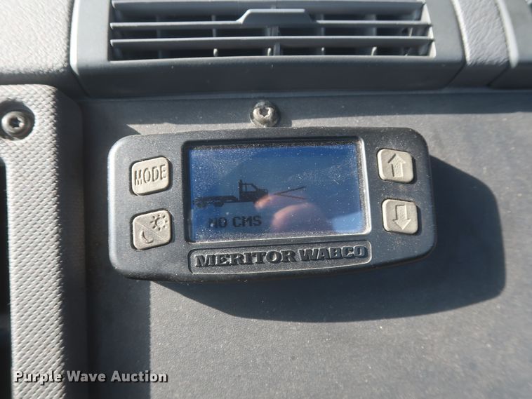 image for item HJ9354 2016 Freightliner Cascadia 125  semi truck