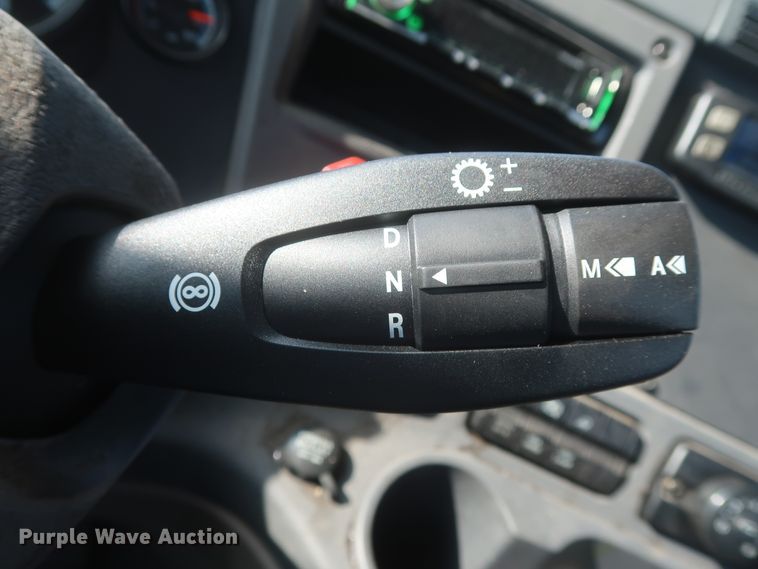 image for item HJ9354 2016 Freightliner Cascadia 125  semi truck