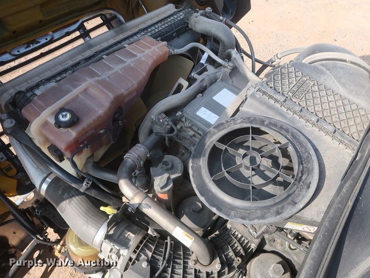 image for item HJ9354 2016 Freightliner Cascadia 125  semi truck