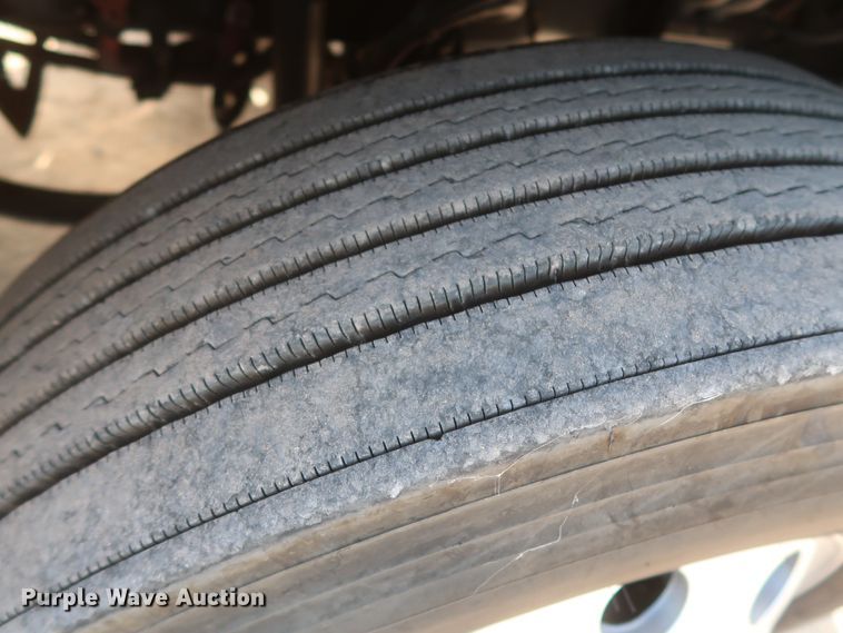 image for item HJ9354 2016 Freightliner Cascadia 125  semi truck