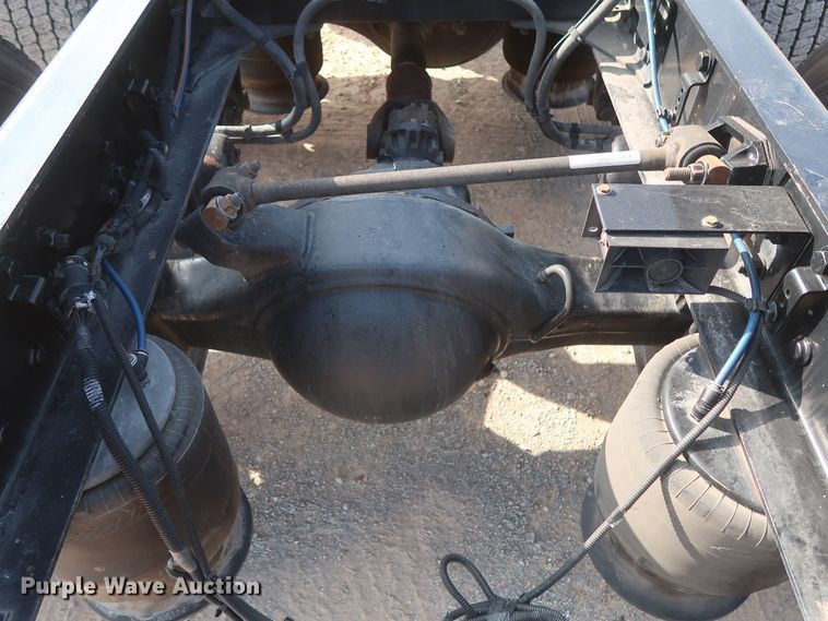 image for item HJ9354 2016 Freightliner Cascadia 125  semi truck