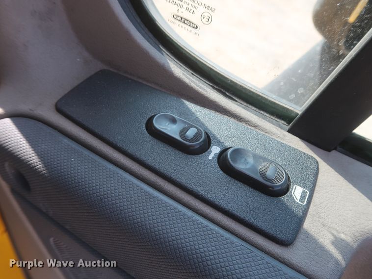 image for item HJ9355 2016 Freightliner Cascadia 125  semi truck