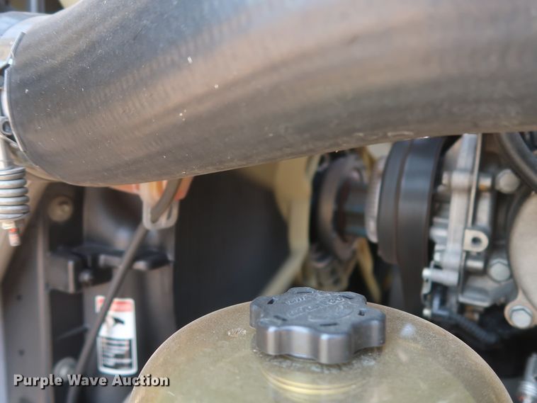 image for item HJ9355 2016 Freightliner Cascadia 125  semi truck