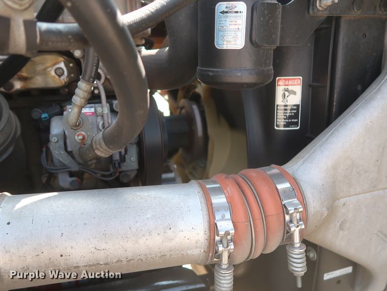 image for item HJ9355 2016 Freightliner Cascadia 125  semi truck