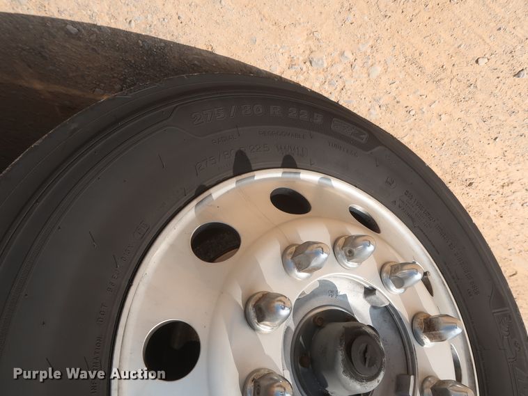 image for item HJ9355 2016 Freightliner Cascadia 125  semi truck