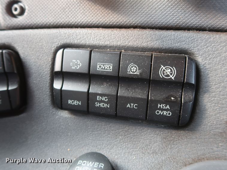 image for item HJ9356 2016 Freightliner Cascadia 125  semi truck