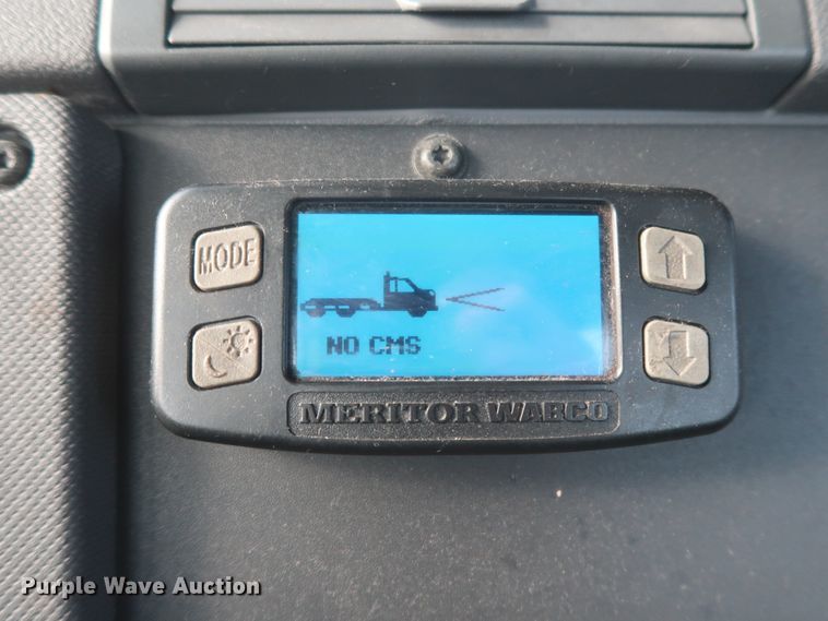 image for item HJ9356 2016 Freightliner Cascadia 125  semi truck