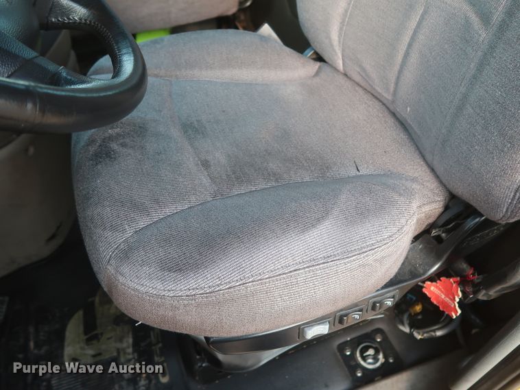 image for item HJ9356 2016 Freightliner Cascadia 125  semi truck