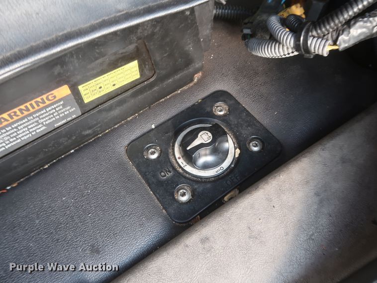 image for item HJ9356 2016 Freightliner Cascadia 125  semi truck