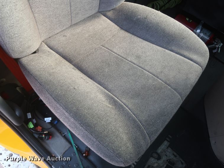 image for item HJ9356 2016 Freightliner Cascadia 125  semi truck