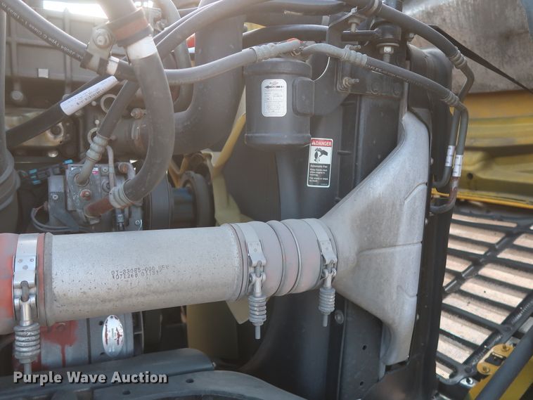 image for item HJ9356 2016 Freightliner Cascadia 125  semi truck