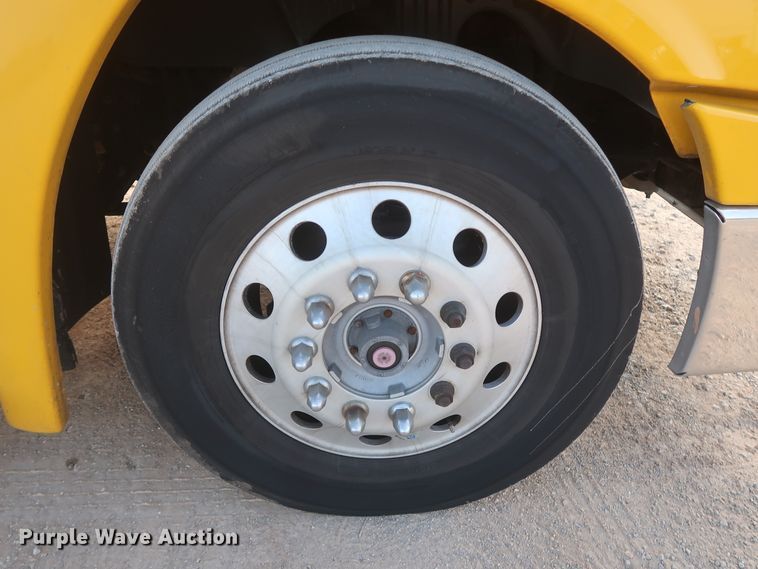 image for item HJ9356 2016 Freightliner Cascadia 125  semi truck